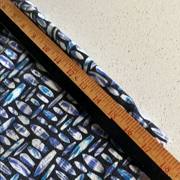 Robert Graham Blue  Geometric Shorts 36/7 - Picture 6 of 8